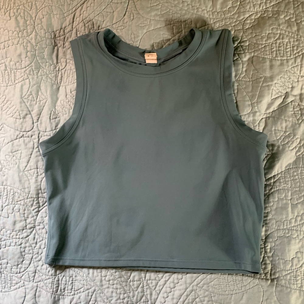 Cropped tight fit sleeveless tank